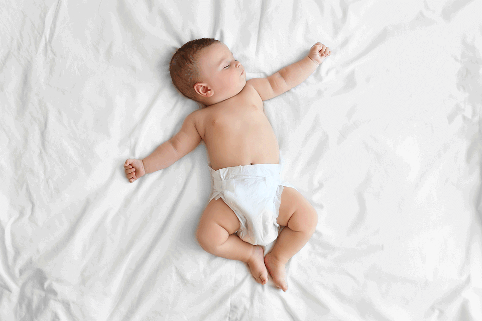 Comment habituer votre bébé à dormir seul après le co-dodo ?