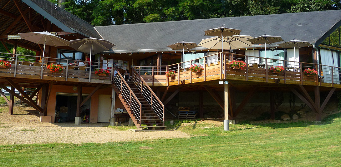 Pourquoi opter pour une terrasse en bois sur pilotis